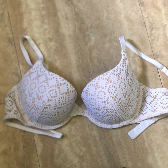 Victoria’s Secrete Bra Bundle - Picture 7 of 8